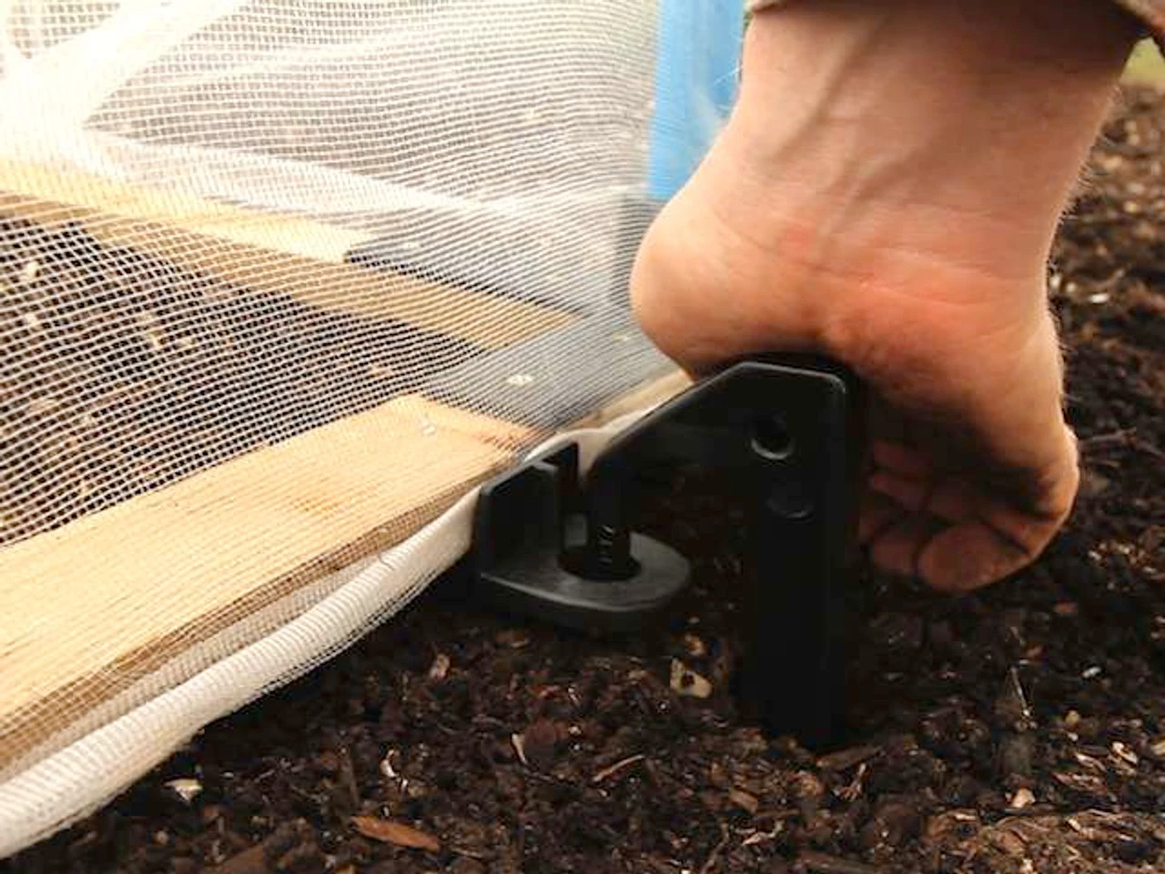 Complete Mini Polytunnel Kit With Mesh Net Cover - Image 3