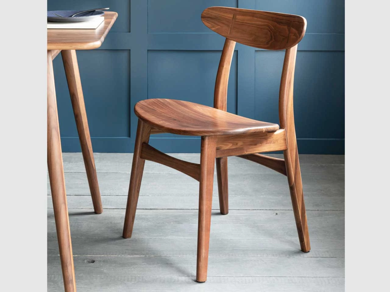 Kersoe Dining Chair - Walnut