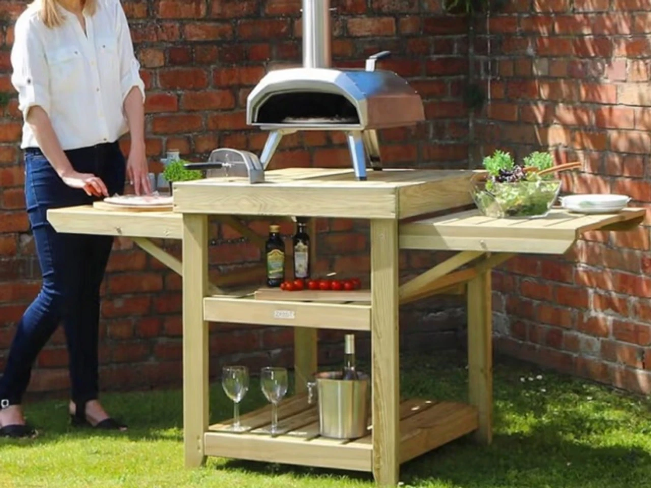 Garden Pizza Oven Table